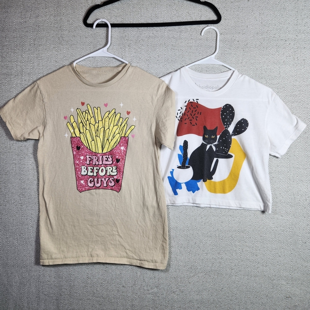 Kids' XS Graphic Tees - Beige Fries & White Cat Design Is Cropped